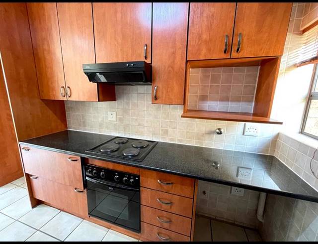 2 BEDROOM TOWNHOUSE FOR SALE IN CHANCLIFF RIDGE